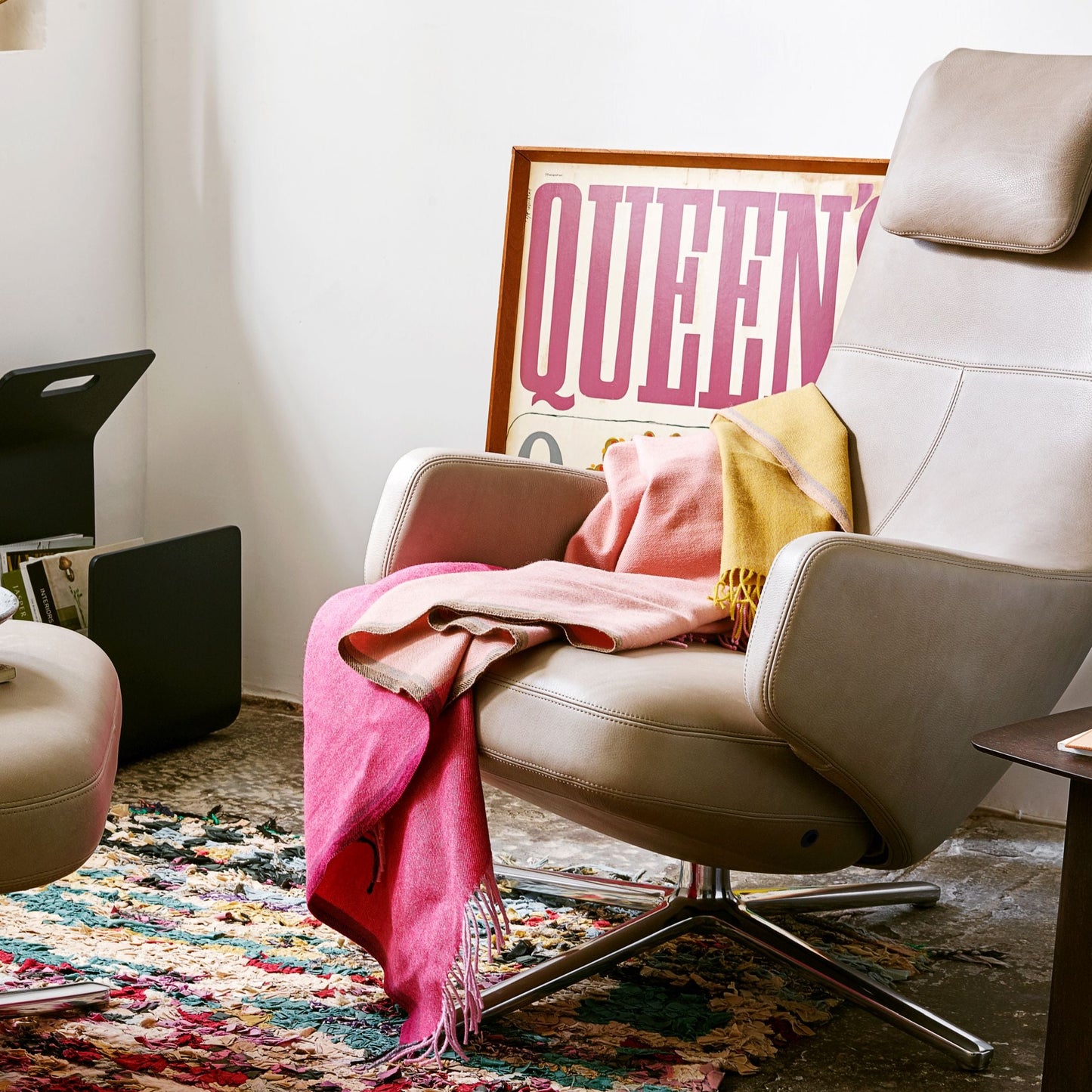 Vitra Repos Loungesessel drehbar mit Ottoman hoher Sessel & Hocker