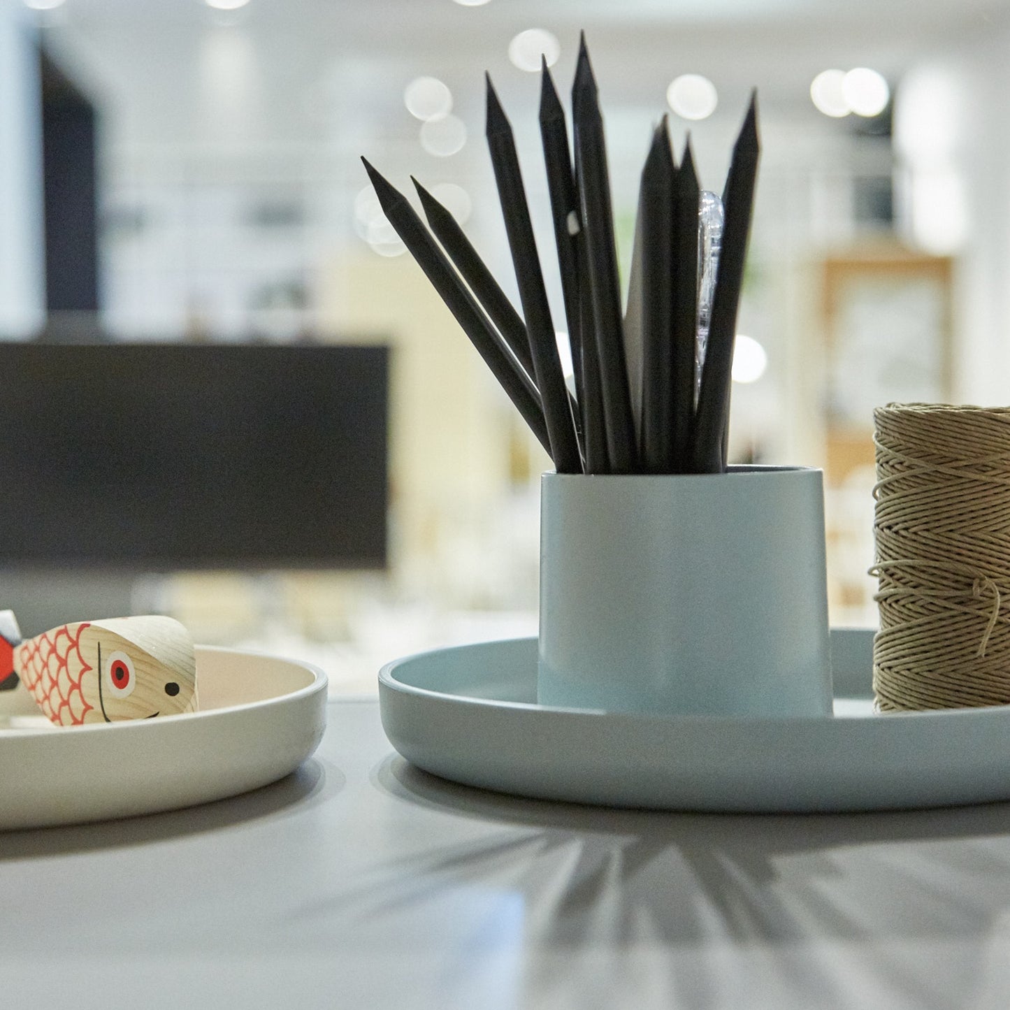 Vitra Office Accessoires O-Tidy Stiftehalter mit Tablet - Farbe wählbar