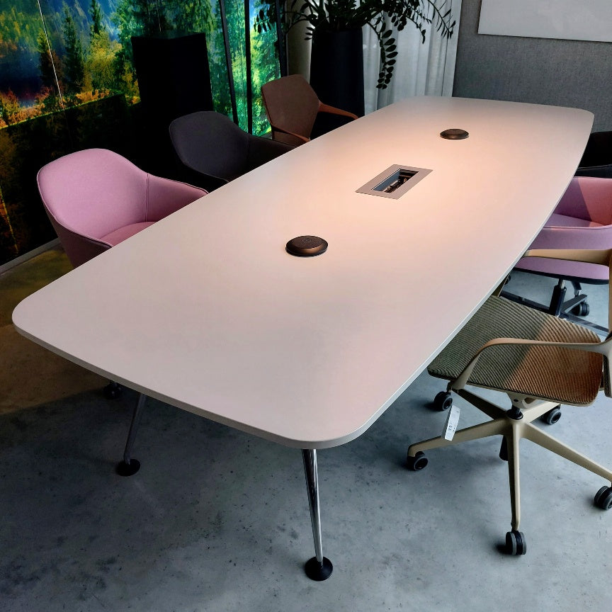 Vitra MedaMorph Konferenztisch bootsförmig