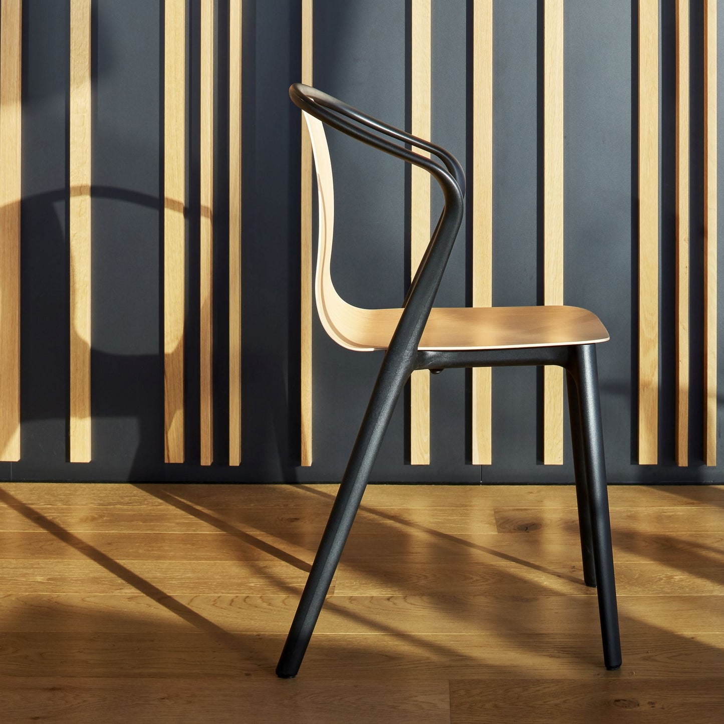 Vitra Belleville Chair Stuhl Kunststoff / Holz stapelbar Indoor & Outdoor