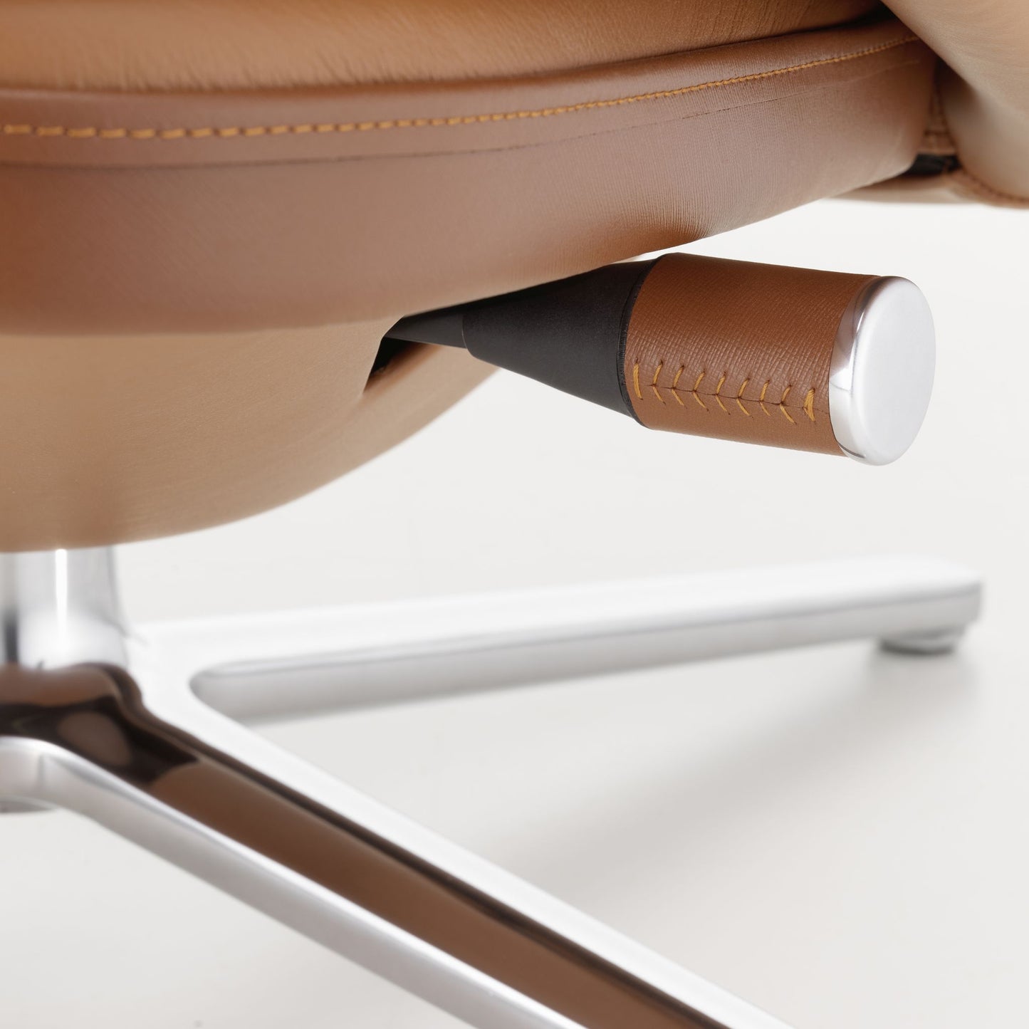 Vitra Grand Relax Loungesessel drehbar hoher Sessel einzeln Synchronmechanik