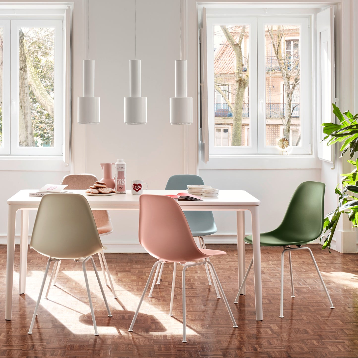 Vitra Eames Plastic Side Chair DSX RE Stuhl Kunststoff 4-Fuß pulverbeschichtet