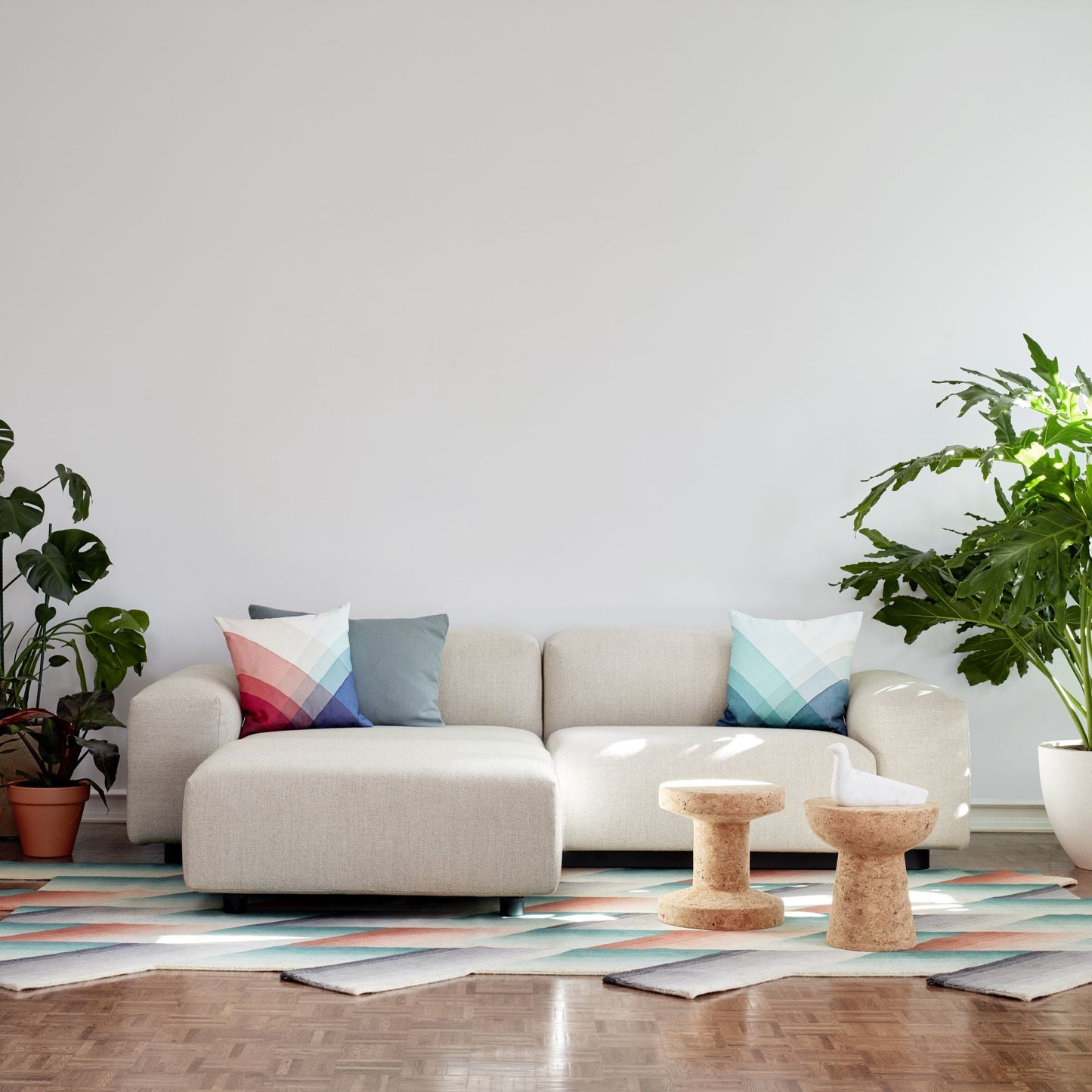 Vitra Herringbone Pillows Raw-Edges Zierkissen 40 x 40 cm mit Farbverlauf