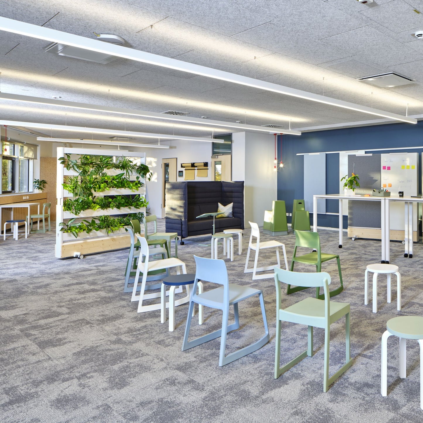 Vitra Herringbone Pillows Raw-Edges Zierkissen 40 x 40 cm mit Farbverlauf