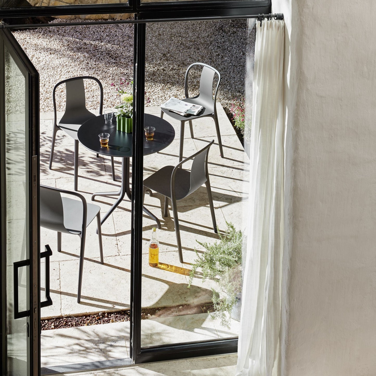 Vitra Belleville Table Bistrotisch rund oder eckig Indoor & Outdoor