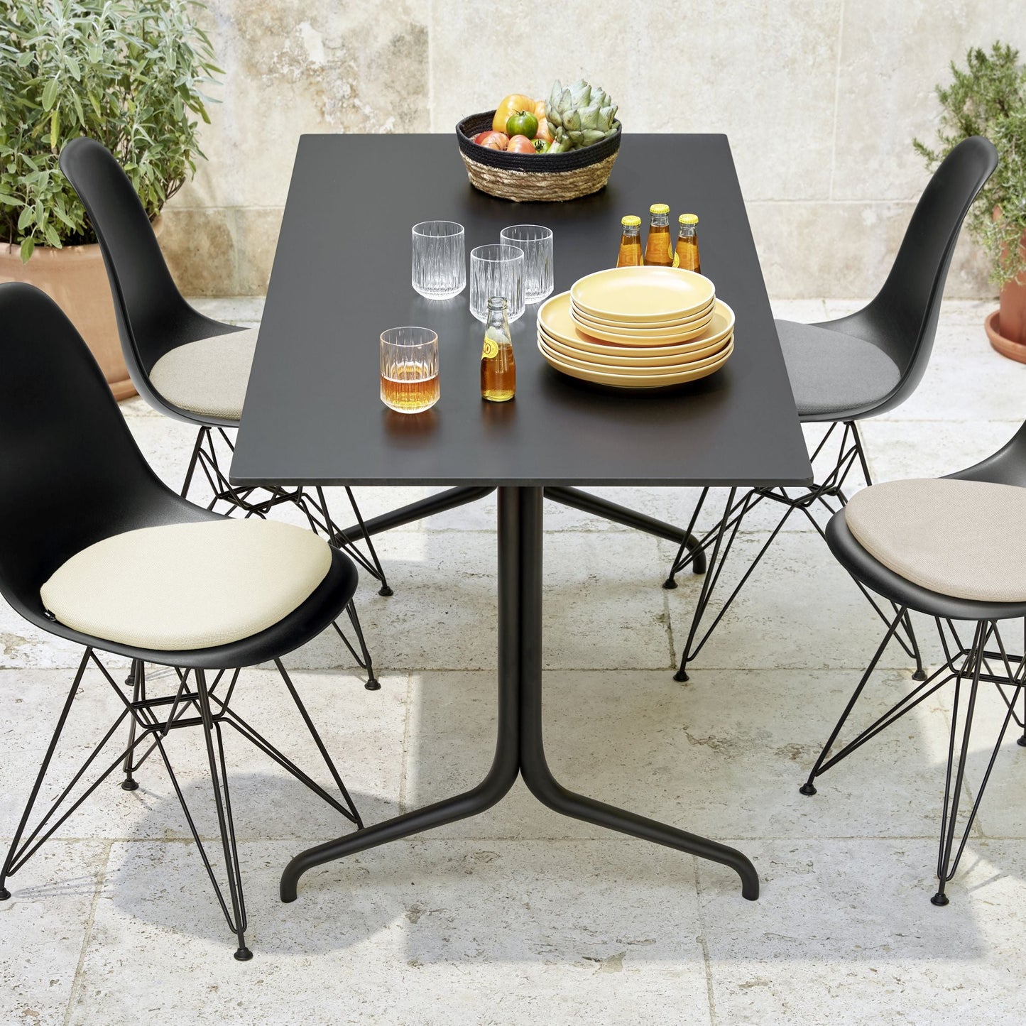 Vitra Belleville Table Bistrotisch rund oder eckig Indoor & Outdoor
