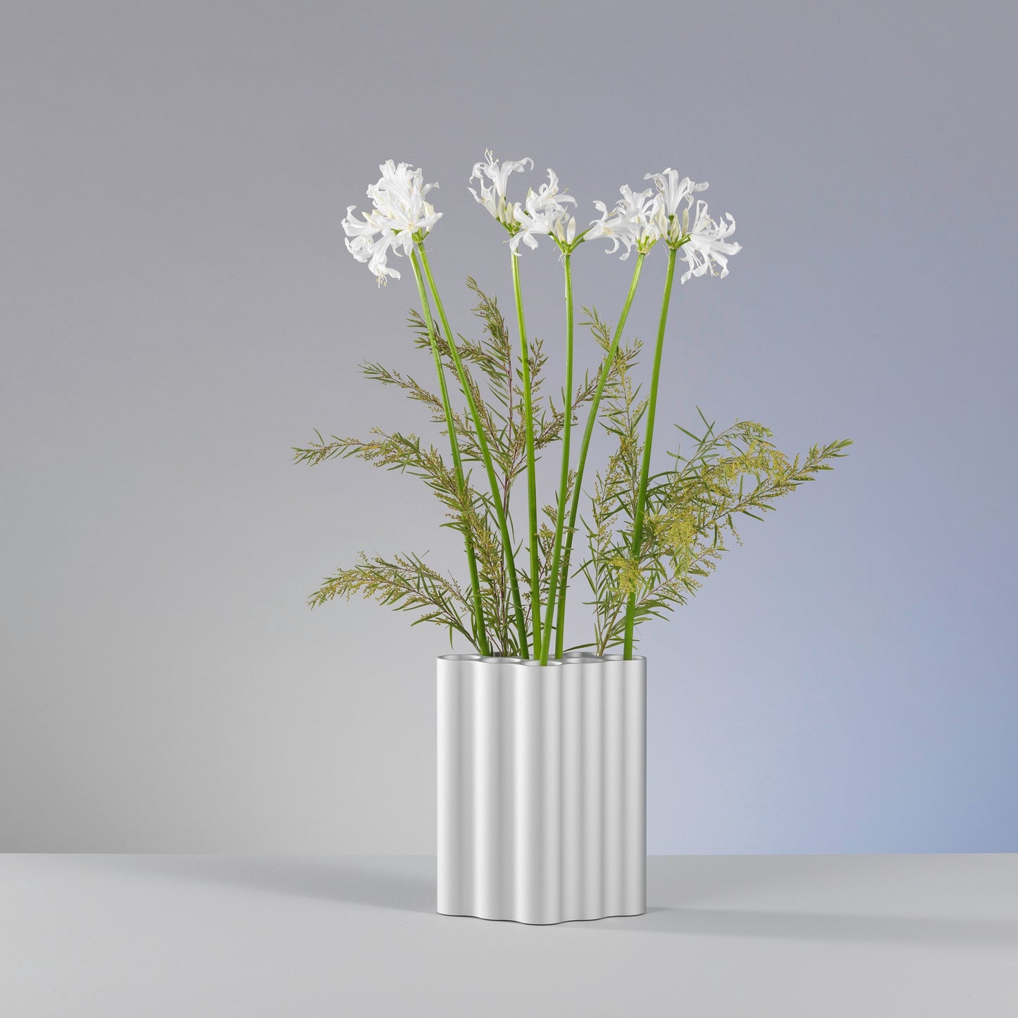 Vitra Nuage Vase métallique medium – Designvase mit skulpturalem Charakter