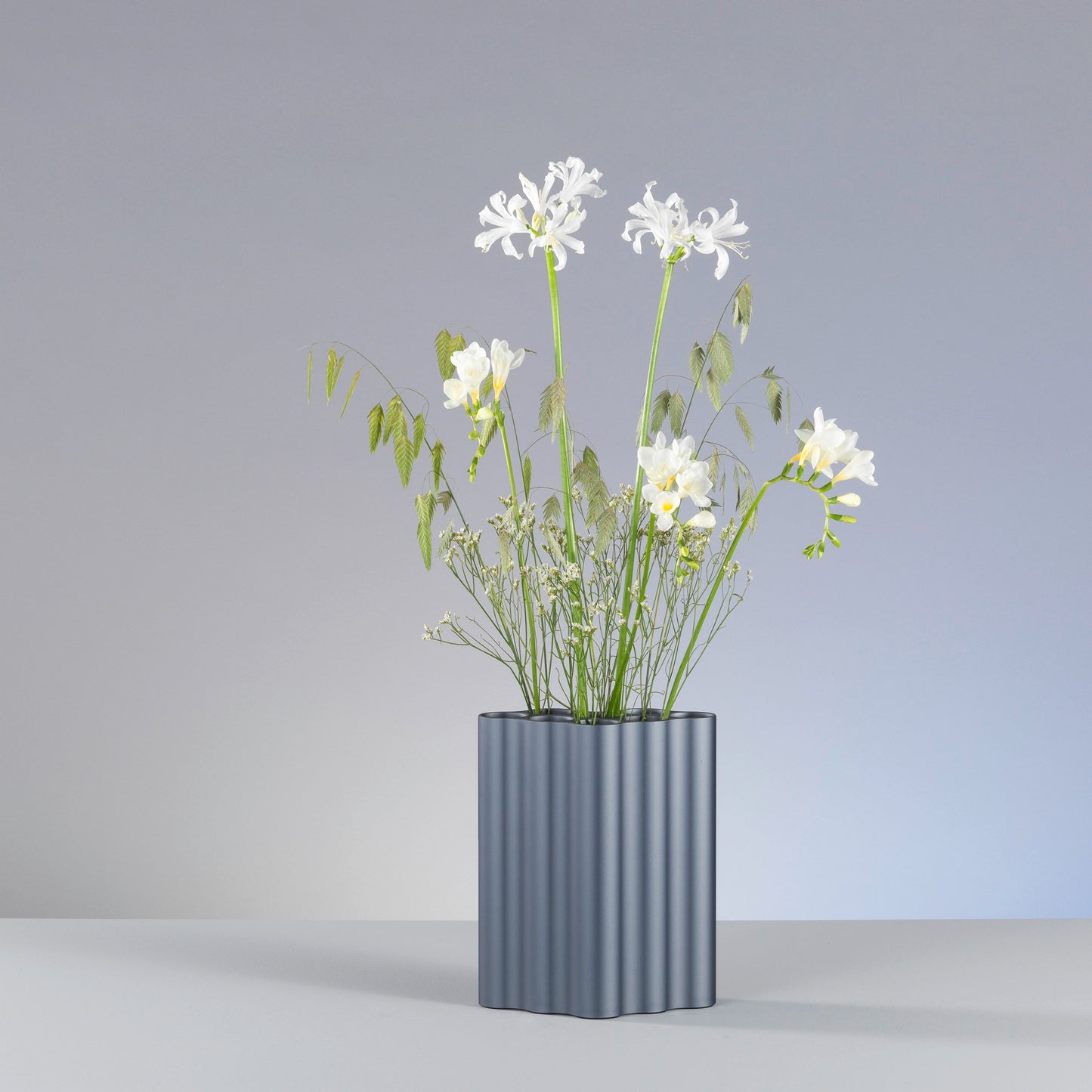 Vitra Nuage Vase métallique medium – Designvase mit skulpturalem Charakter