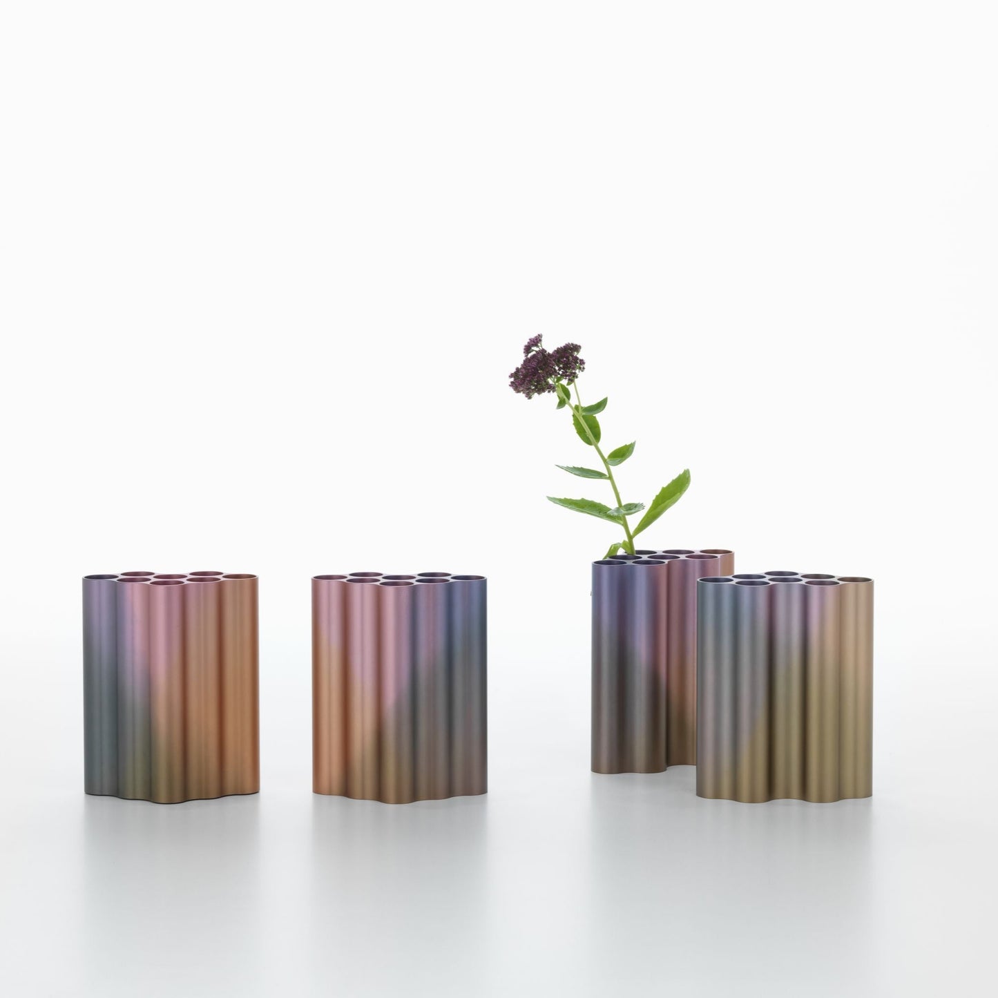 Vitra Nuage Vase métallique medium abstrait – Designvase mit skulpturalem Charakter