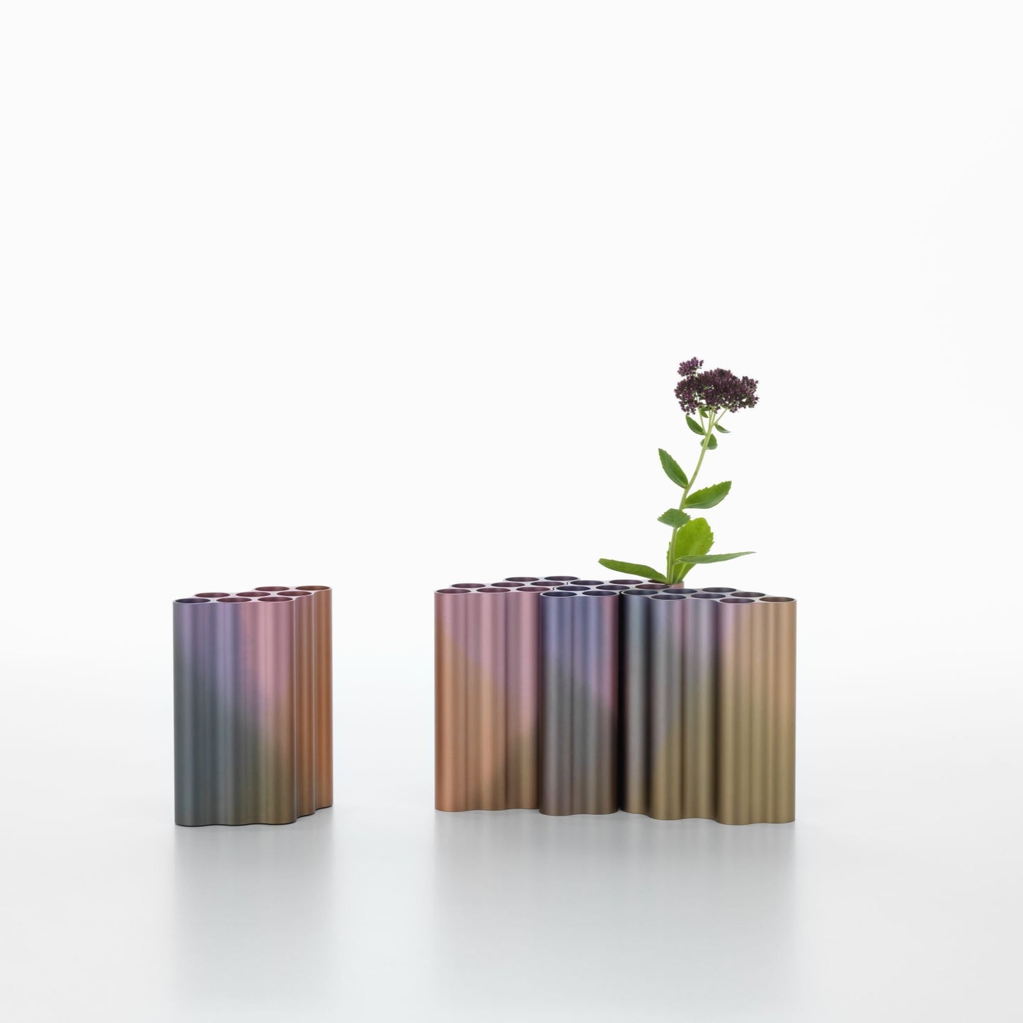 Vitra Nuage Vase métallique medium abstrait – Designvase mit skulpturalem Charakter