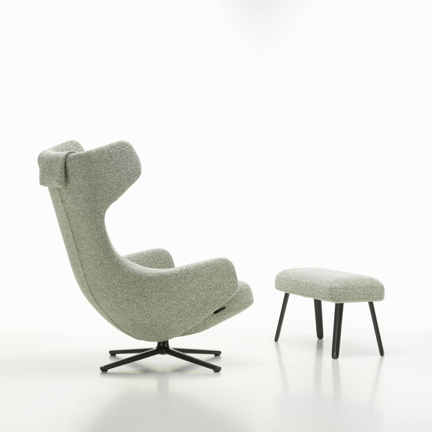 Vitra Grand Repos Loungesessel drehbar mit Panchina Ohrensessel & Bank