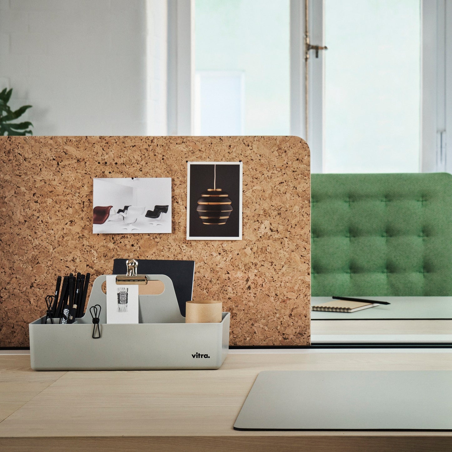 Vitra Toolbox RE Aufbewahrungsbox Kunststoff recycelt mintgrün