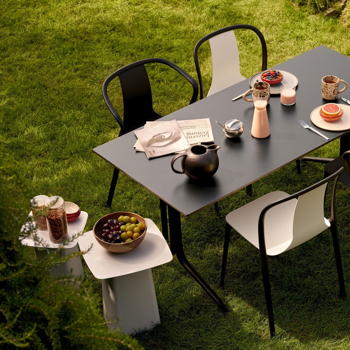 Vitra Belleville Table Bistrotisch rund oder eckig Indoor & Outdoor