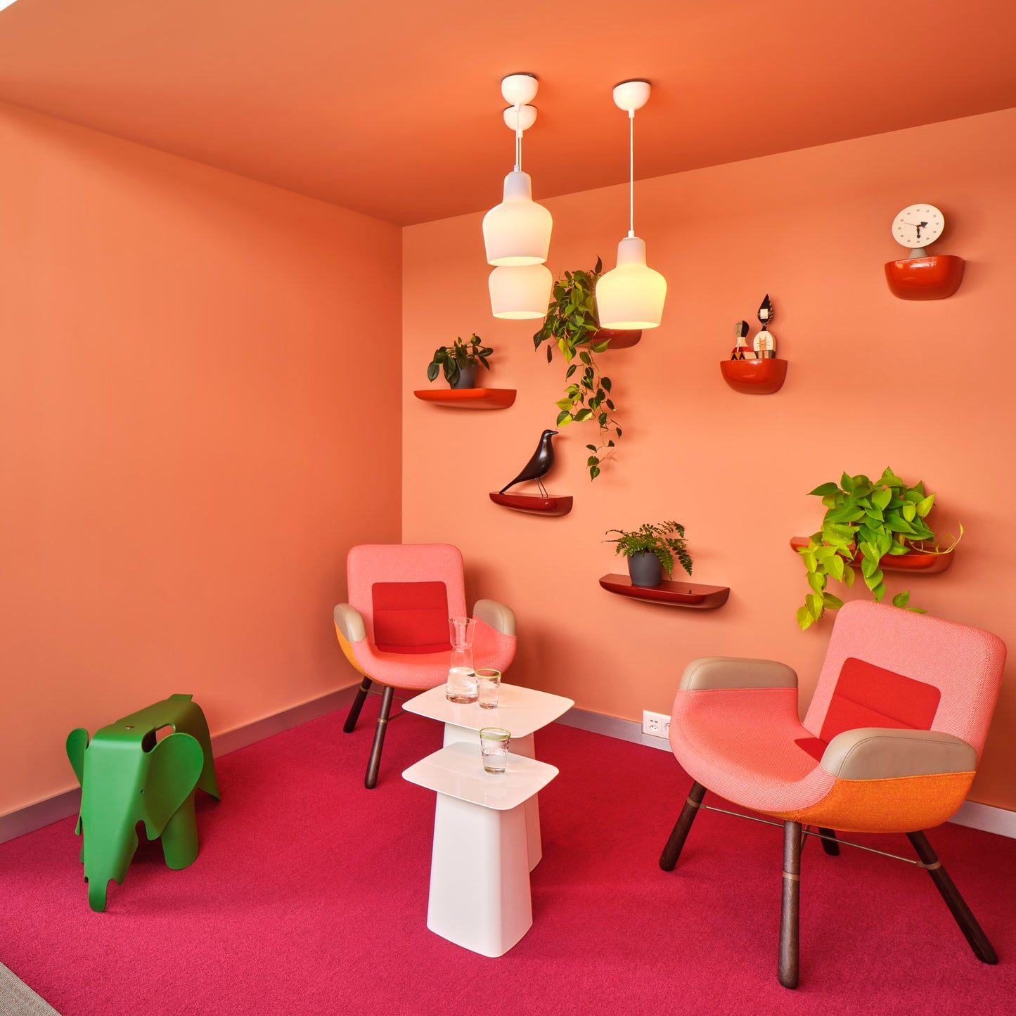 Vitra Eames Elephant Plastic RE Hocker Sitzobjekt Kunststoff recycelt