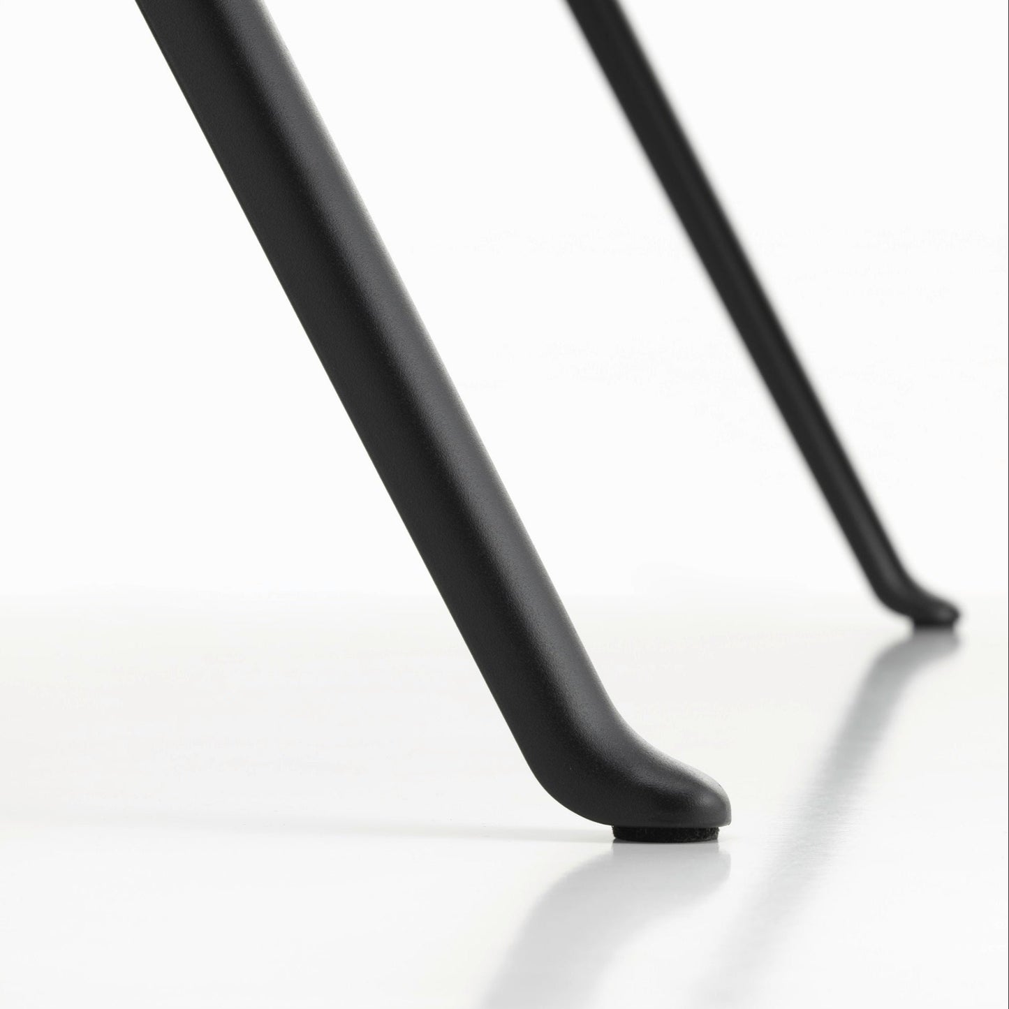 Vitra Courier Schreibtisch Eiche dunkel natur