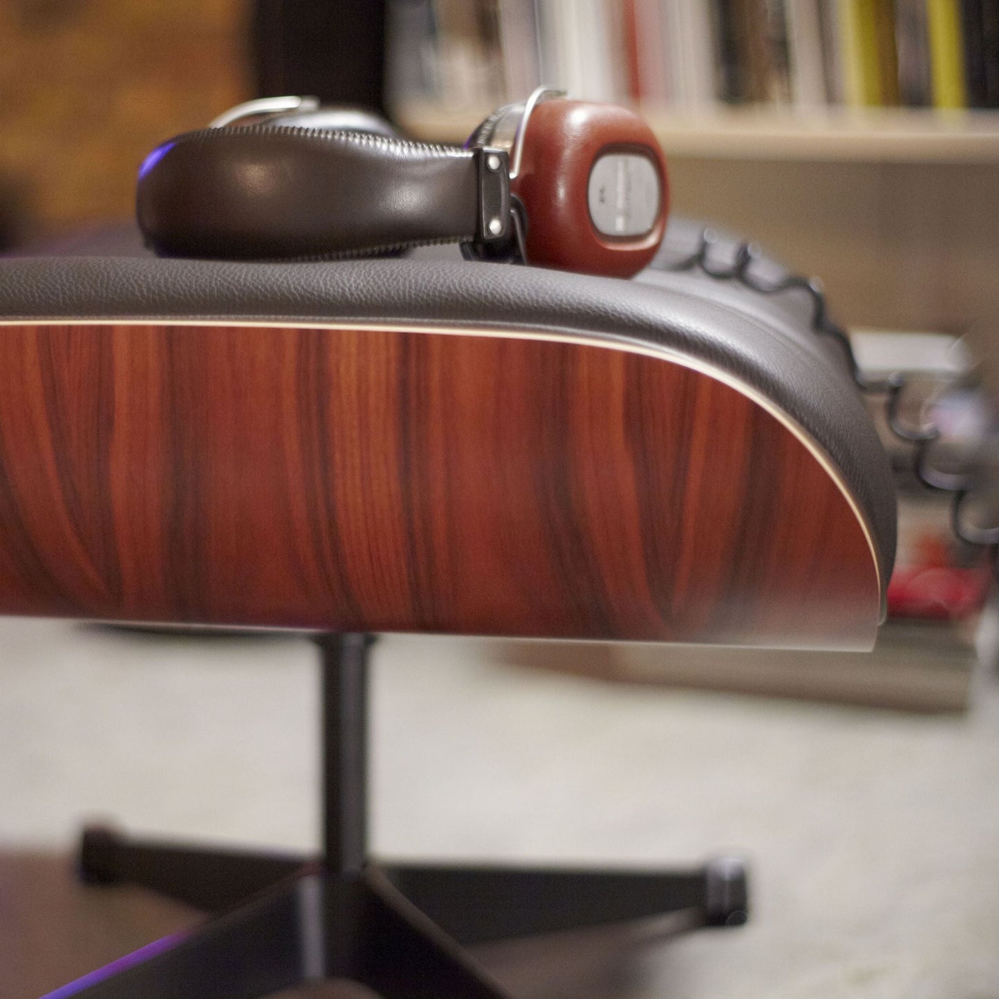 Vitra Eames Ottoman für Lounge Chair Hocker einzeln Stoff / Leder & Furnier