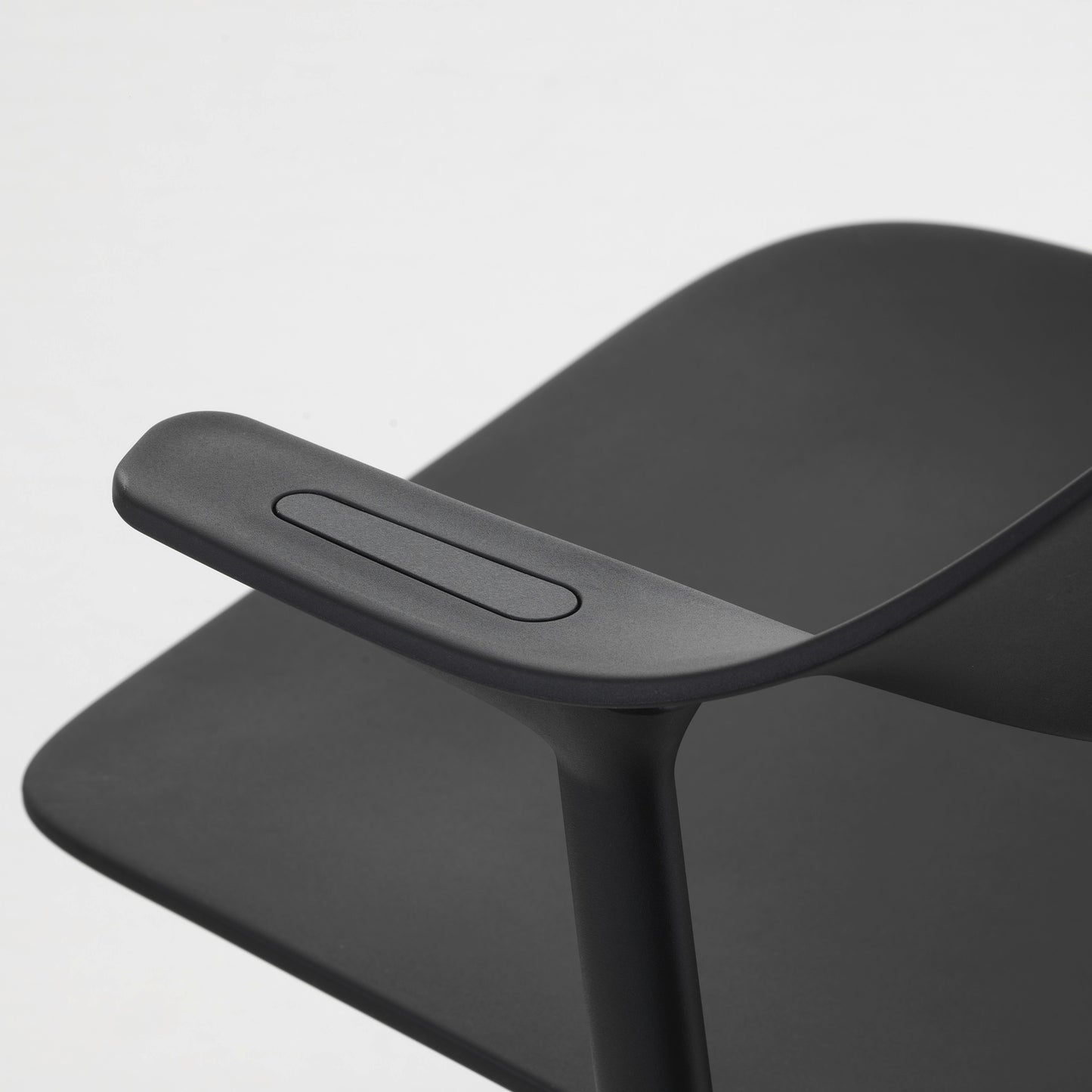 Vitra Mynt Bürostuhl Sitz + Rücken Kunststoff basic dark RE 4-Stern-Aluminiumfuß