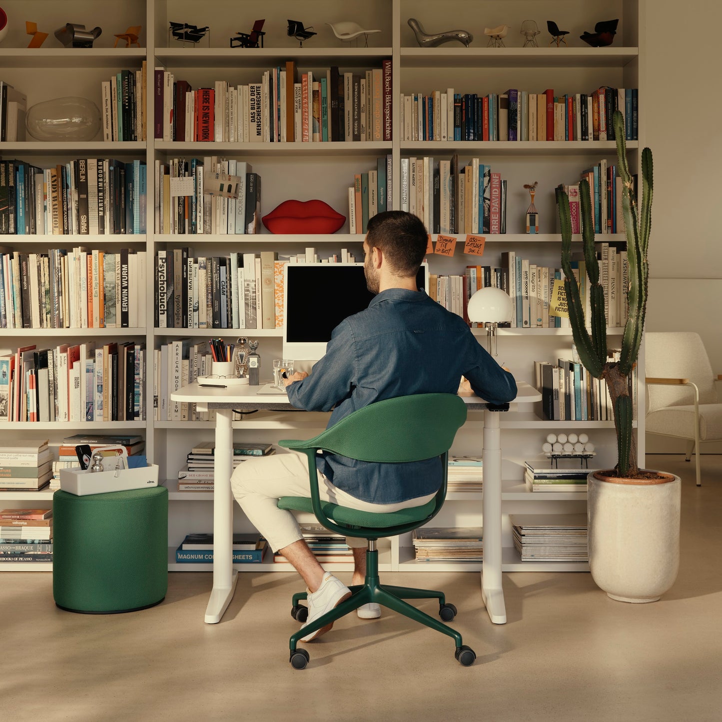 Vitra Tyde 2 Home Desk elektromotorischer Steh-Sitz Homeoffice Schreibtisch