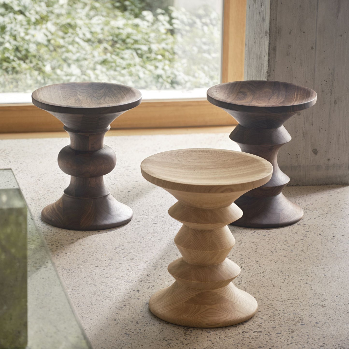 Vitra Stools von Charles & Ray Eames Hocker Beistelltisch Skulptur