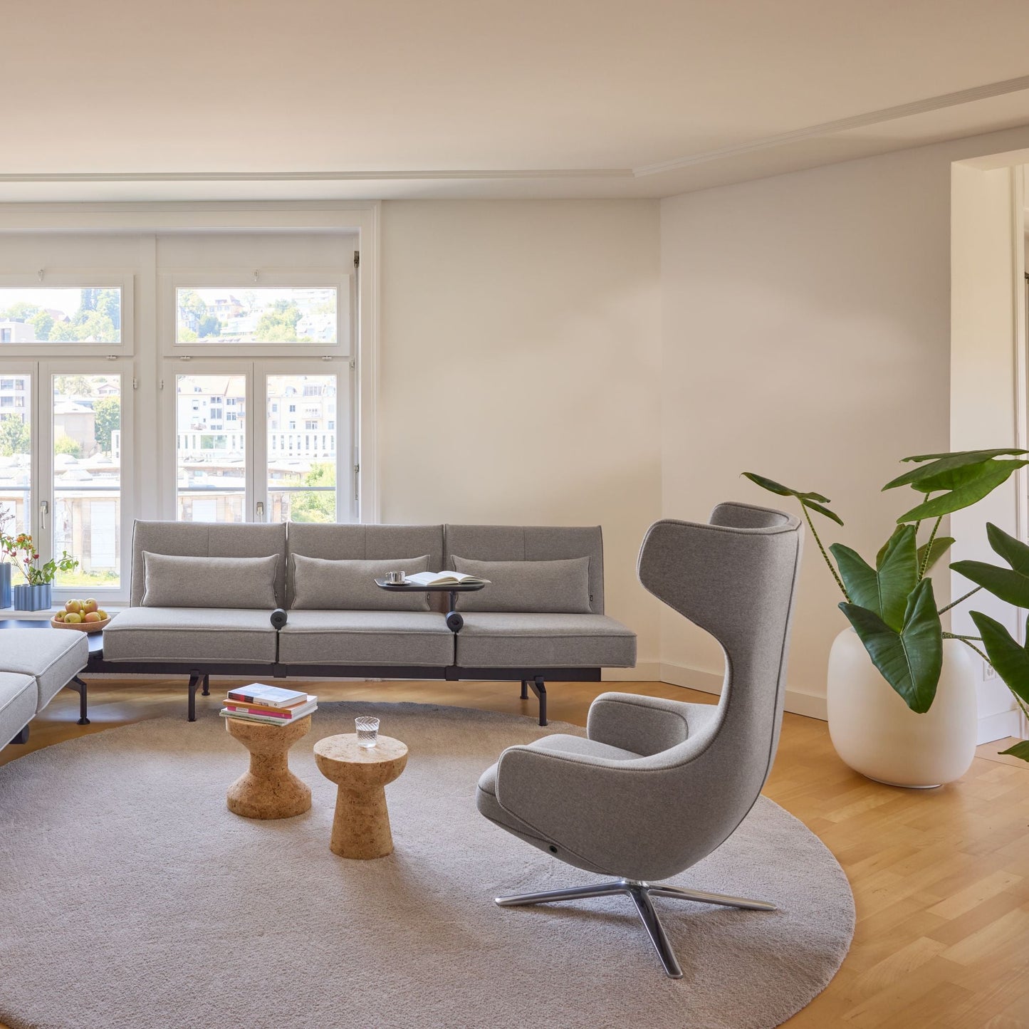 Vitra Grand Repos Loungesessel drehbar Ohrensessel einzeln Synchronmechanik