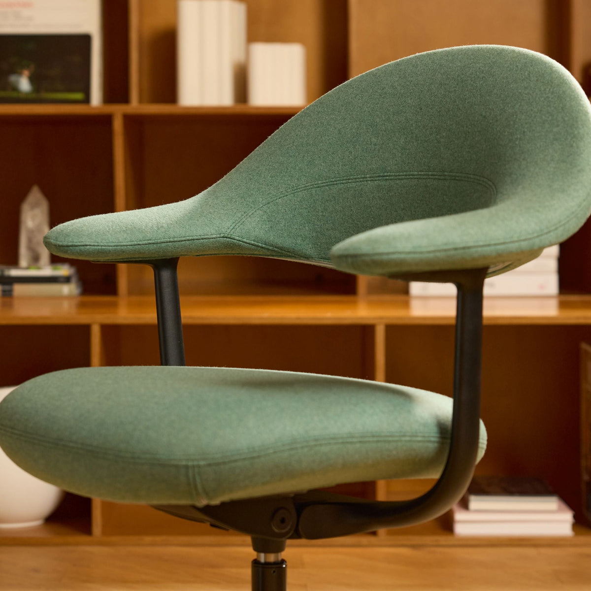 Vitra Mynt Soft Bürostuhl Sitz & Rücken weich gepolstert