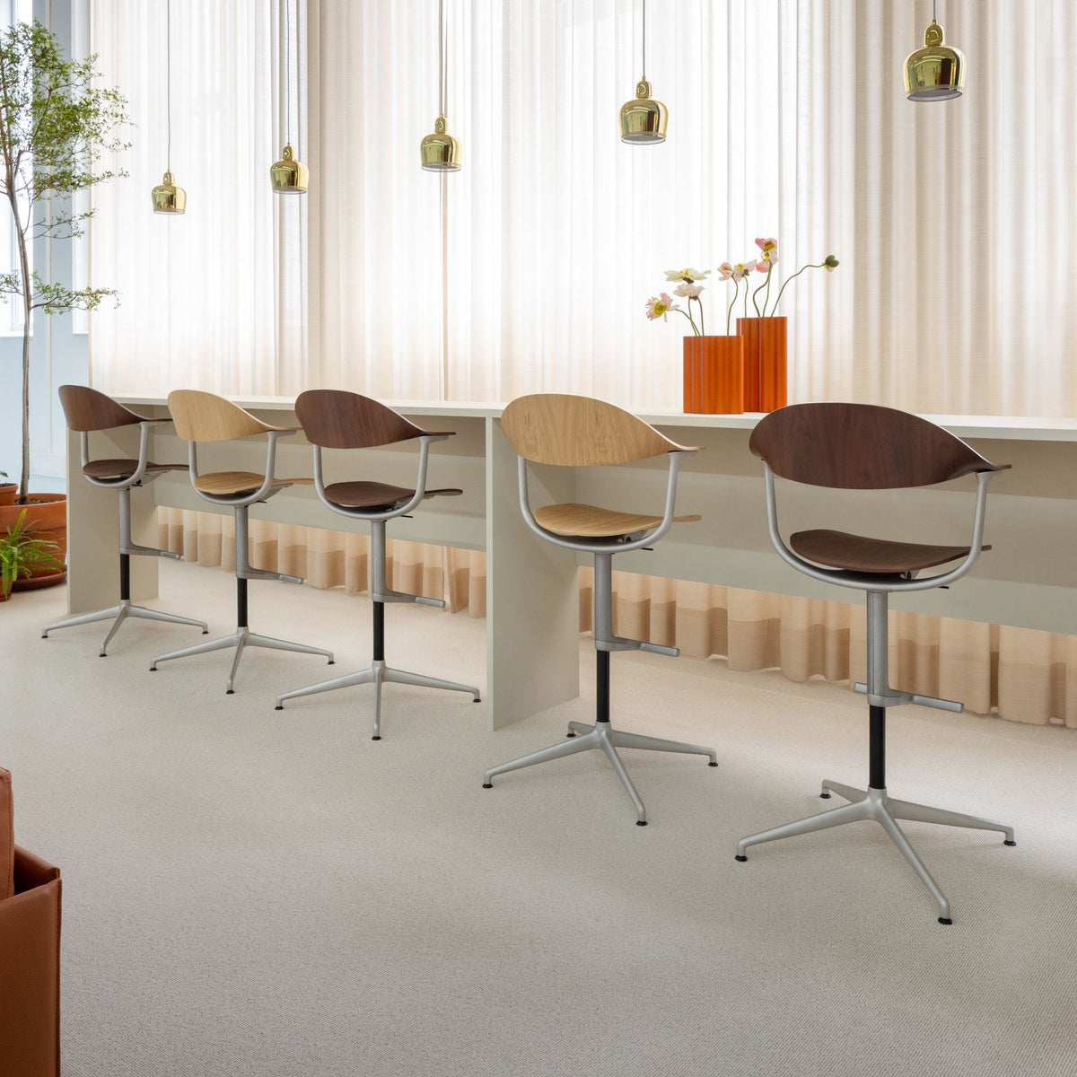 Vitra Mynt High Counterstuhl Sitz & Rücken Recycling-Kunststoff