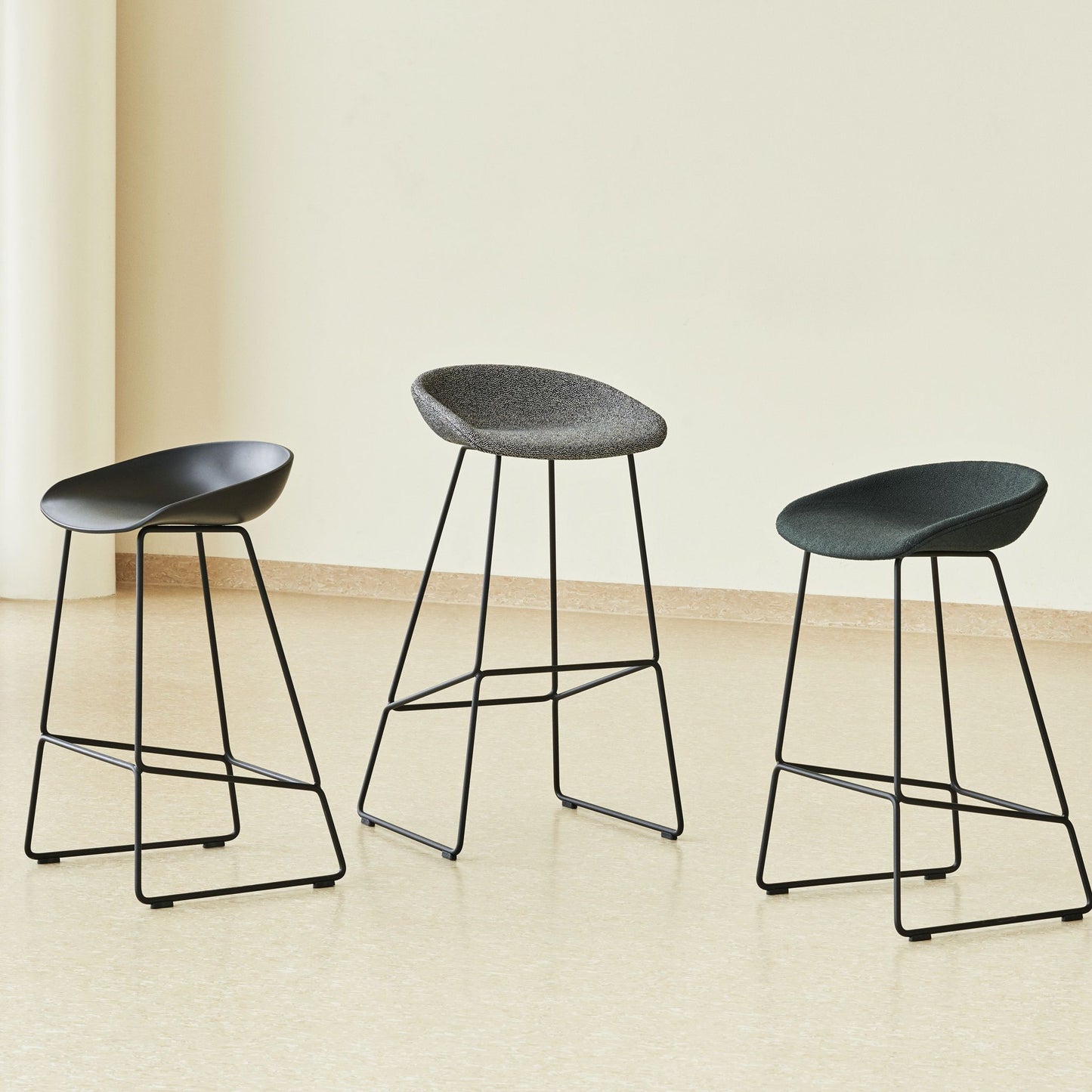 HAY About a Stool AAS 38 Barhocker Sitz Kunststoff recycelt Gestell Stahl