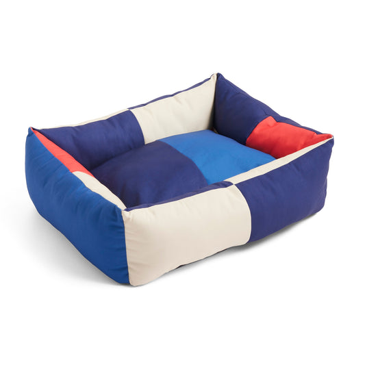 HAY Dogs Bed Hundebett Medium Polyester recycelt rot blau