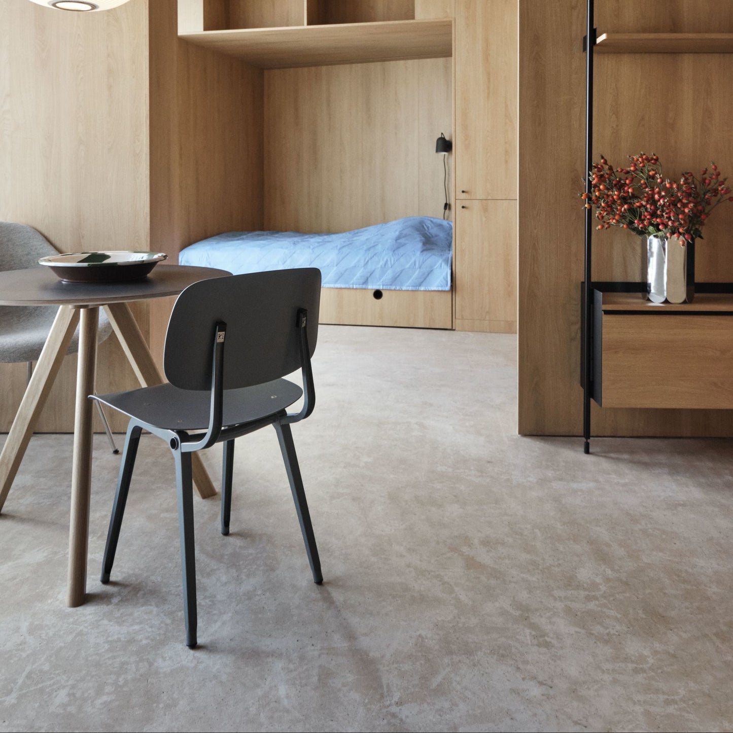 Hay Revolt Chair 4-Fuß-Stuhl Sitz & Rücken ABS-Kunststoff Stahlgestell