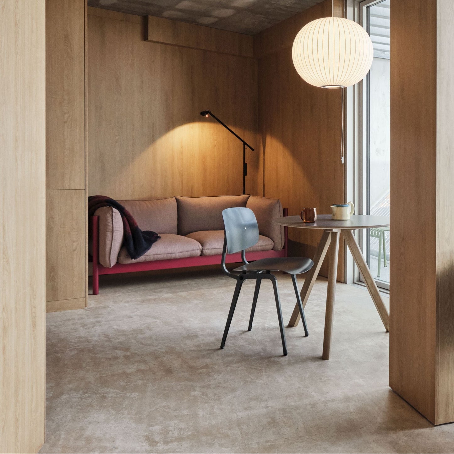 Hay Revolt Chair 4-Fuß-Stuhl Sitz & Rücken ABS-Kunststoff Stahlgestell