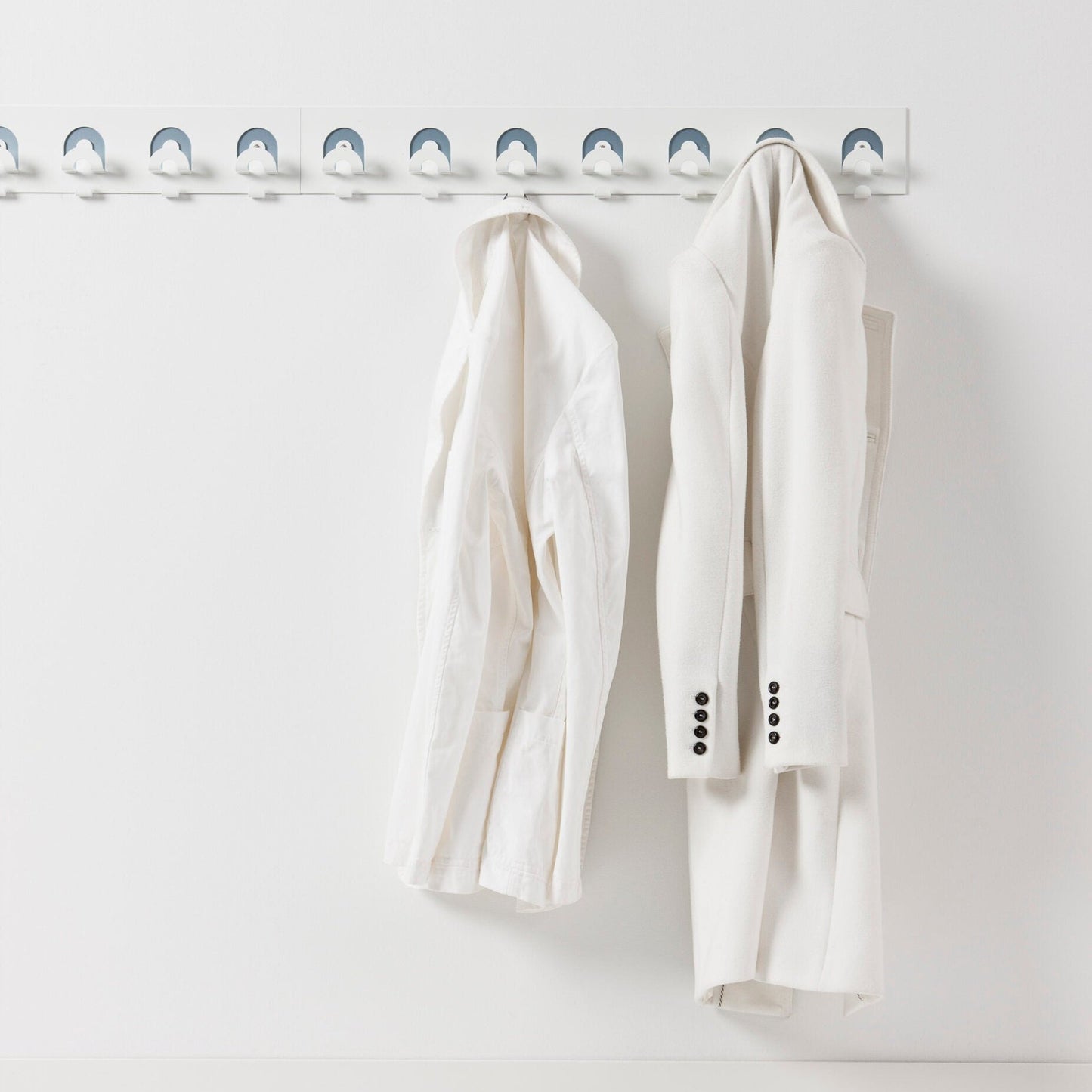 Cascando Flow 7 Garderobe Wandgarderobe silberaluminium