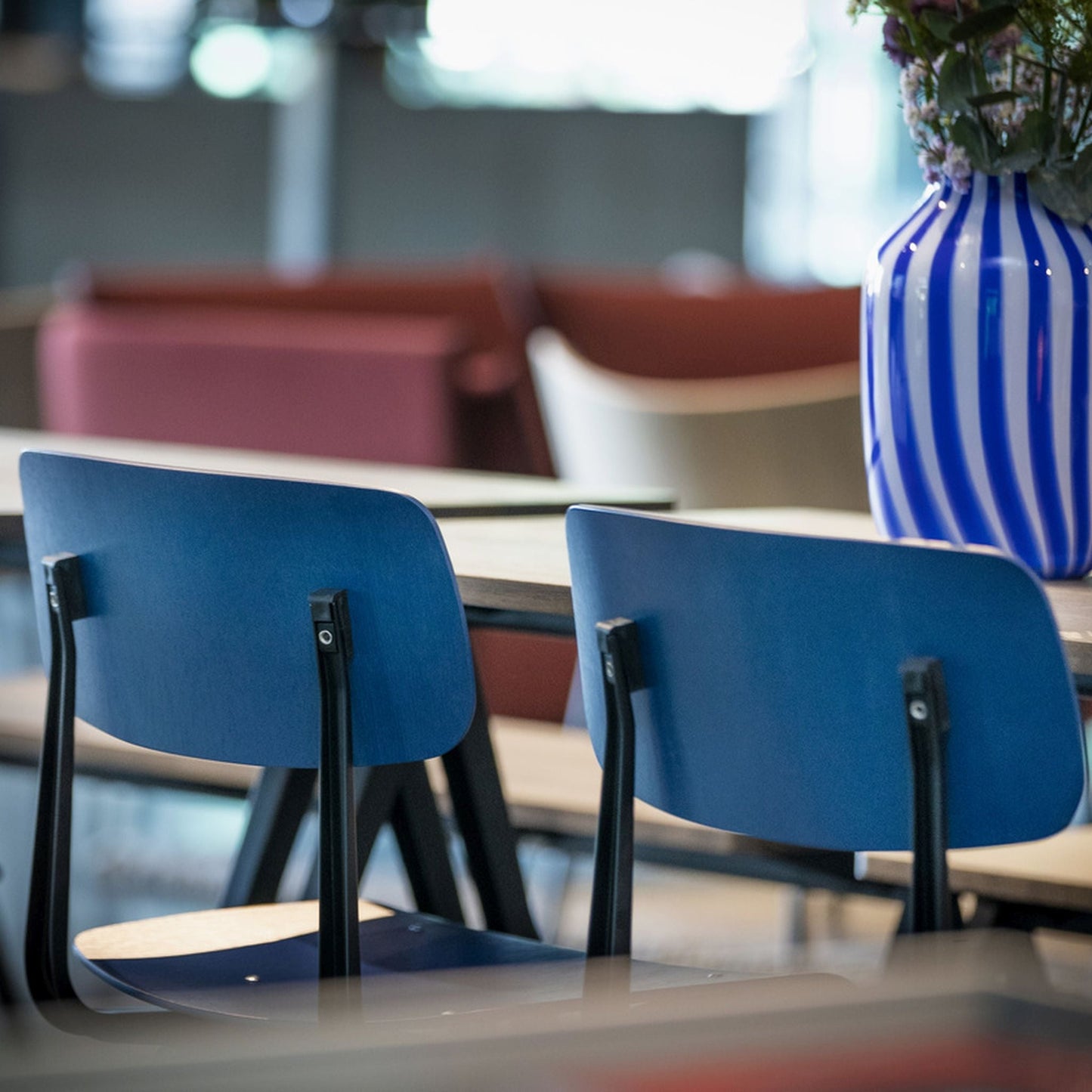 Hay Result Chair 4-Fuß-Stuhl Sitz & Rücken Sperrholz Eiche Stahlgestell