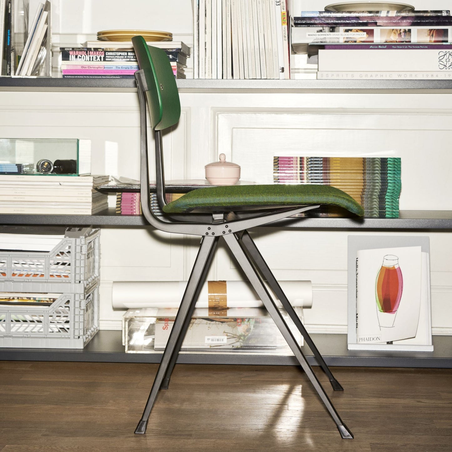 Hay Result Chair 4-Fuß-Stuhl Sitz & Rücken Sperrholz Eiche Stahlgestell