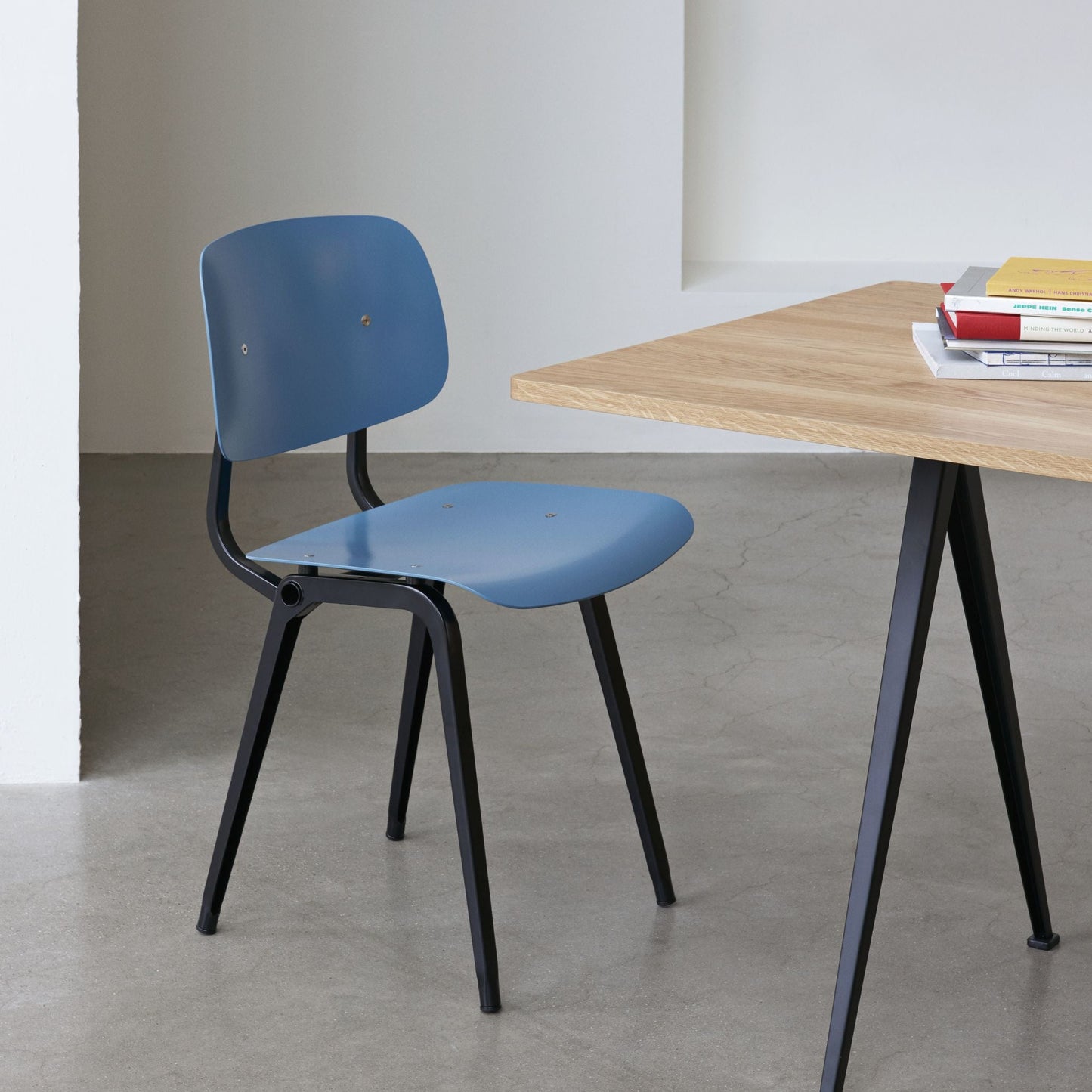 Hay Revolt Chair 4-Fuß-Stuhl Sitz & Rücken ABS-Kunststoff Stahlgestell