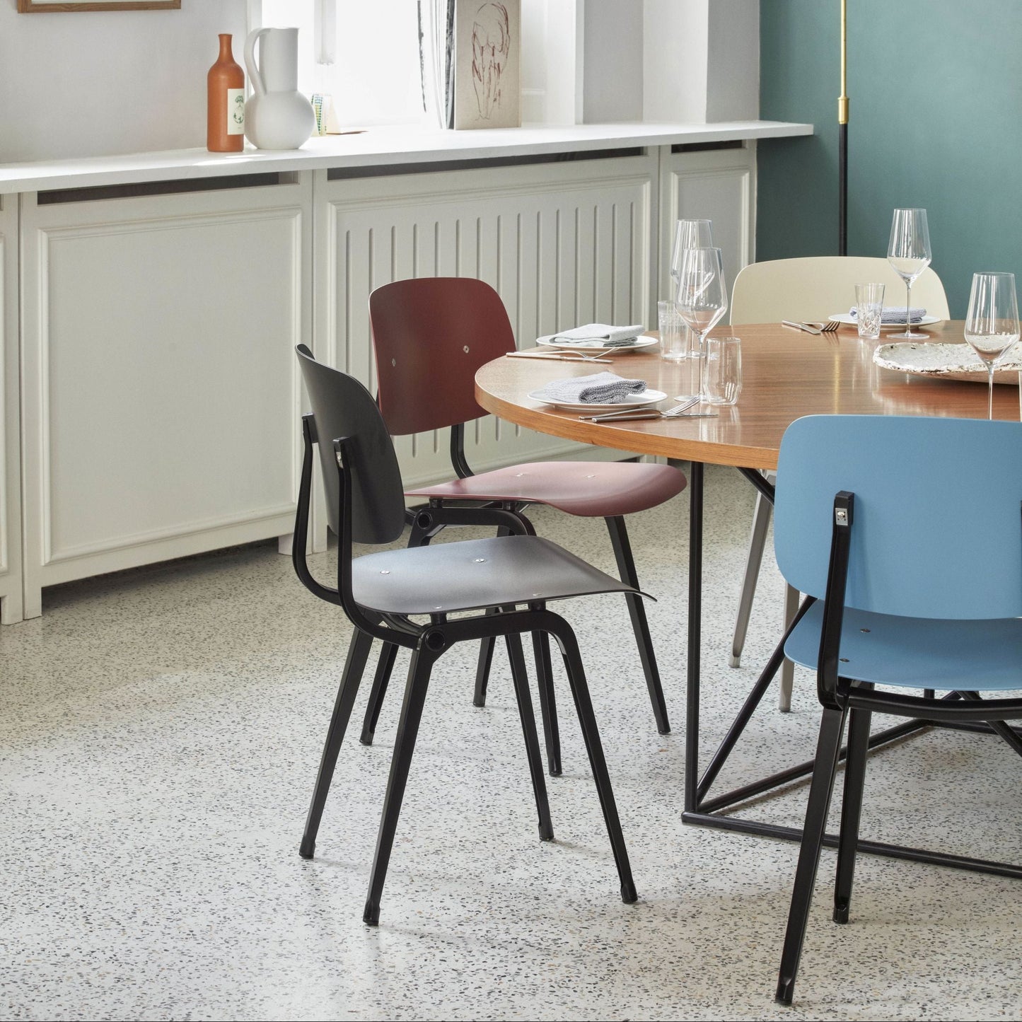 Hay Revolt Chair 4-Fuß-Stuhl Sitz & Rücken ABS-Kunststoff Stahlgestell