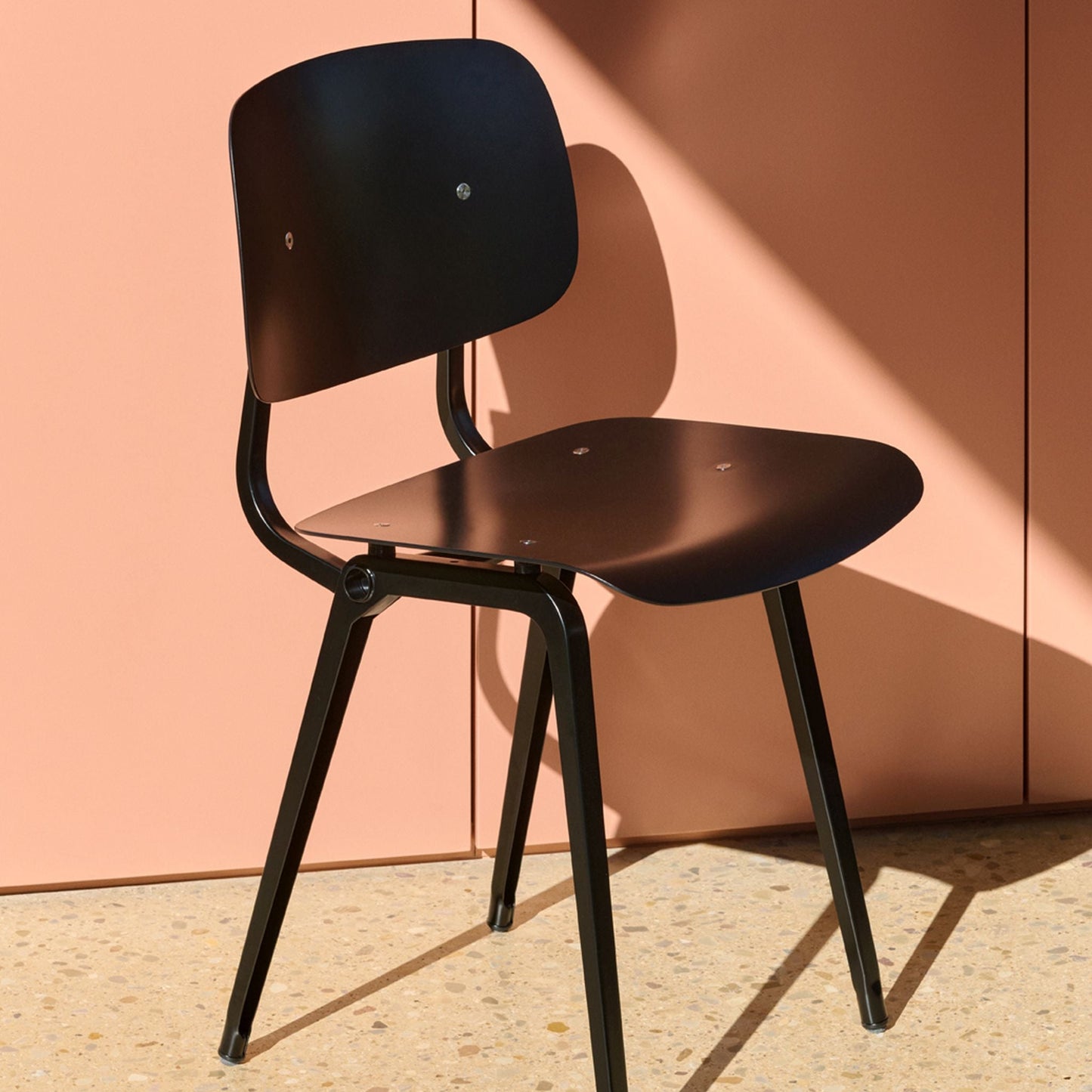 Hay Revolt Chair 4-Fuß-Stuhl Sitz & Rücken ABS-Kunststoff Stahlgestell