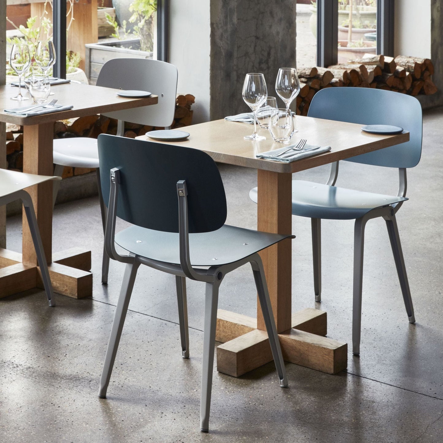 Hay Revolt Chair 4-Fuß-Stuhl Sitz & Rücken ABS-Kunststoff Stahlgestell