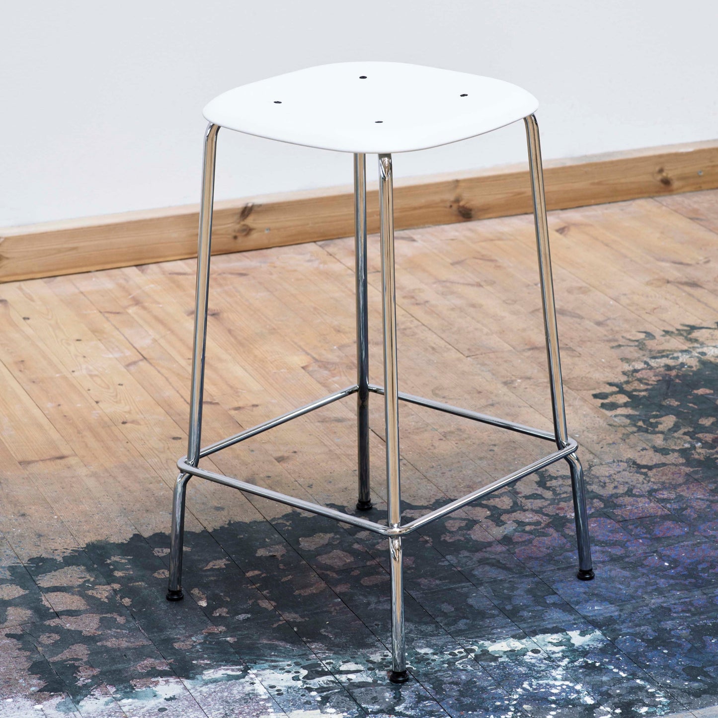 Hay Soft Edge 85 Barhocker Kunststoffsitz organisch geformt 4-Fuß weiß / chrom