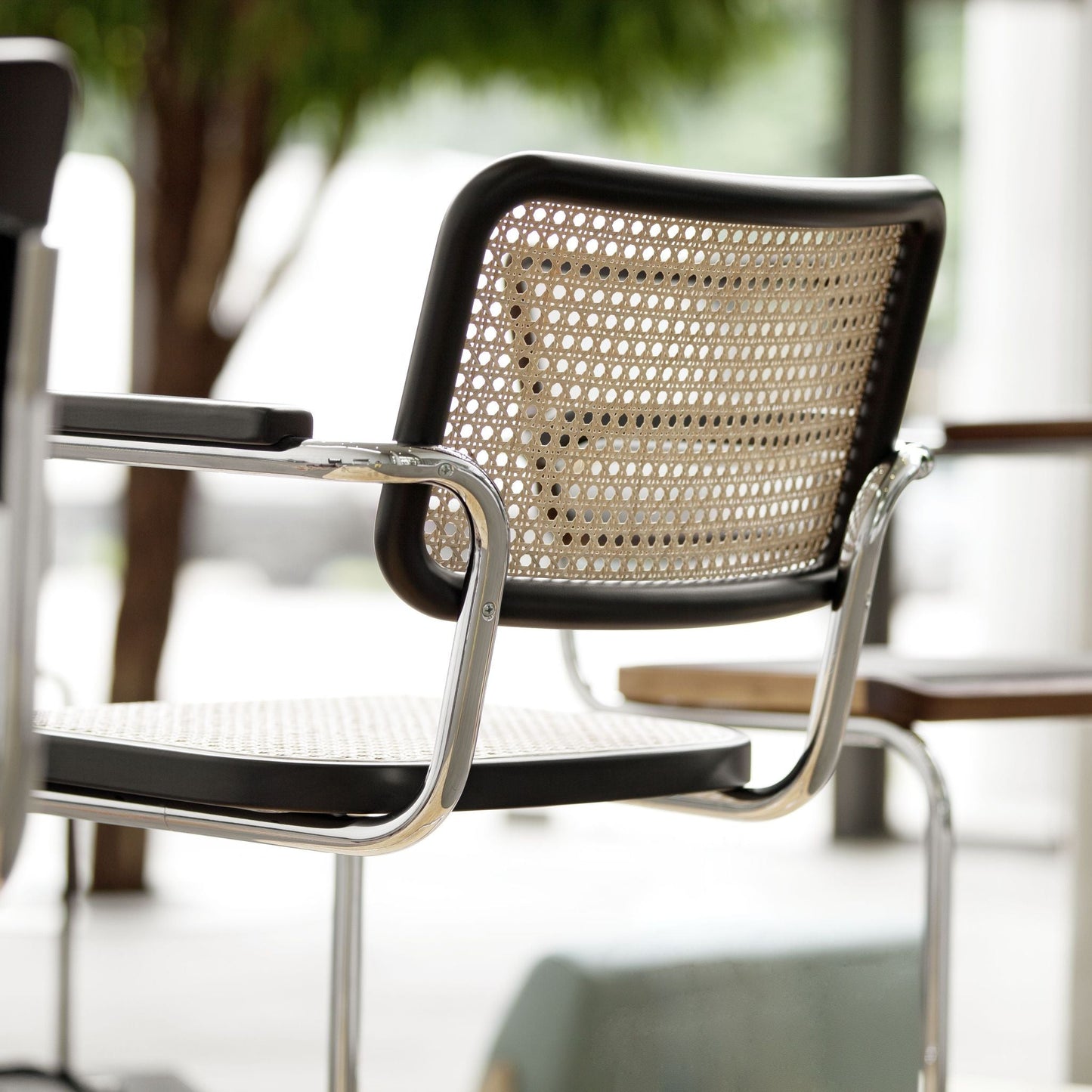 Thonet S 64 V Freischwinger Stuhl mit Armlehnen Sitz & Rücken Rohrgeflecht