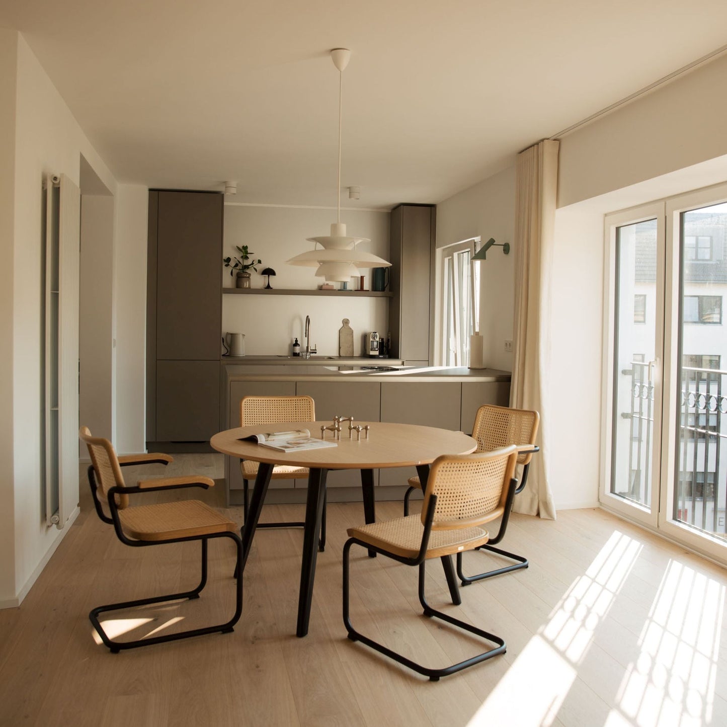 Thonet S 32 V Freischwinger Stuhl Sitz & Rücken Rohrgeflecht