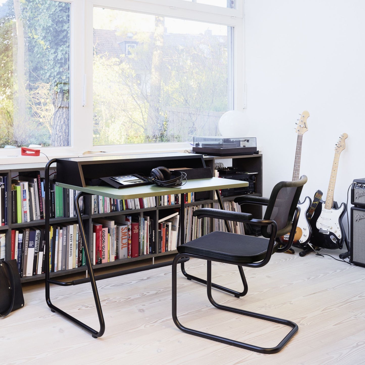 Thonet S 64 N Freischwinger Stuhl mit Armlehnen Sitz & Rücken Netz