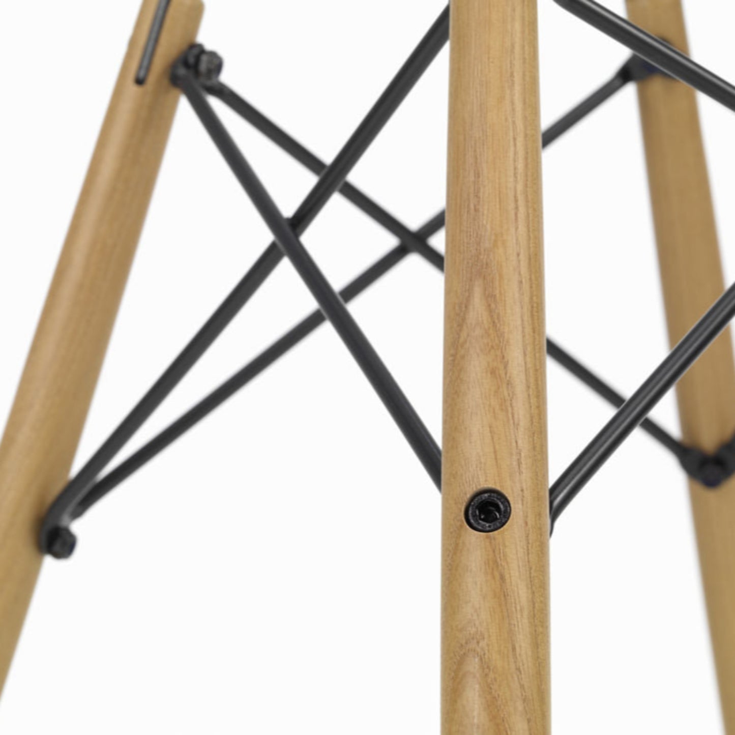 Vitra Eames Plastic Armchair DAW RE Esche honigfarben Kunststoff recycelt